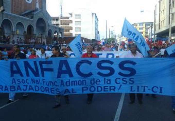 Funcionarios administrativos de la CSS volverán a protestar 