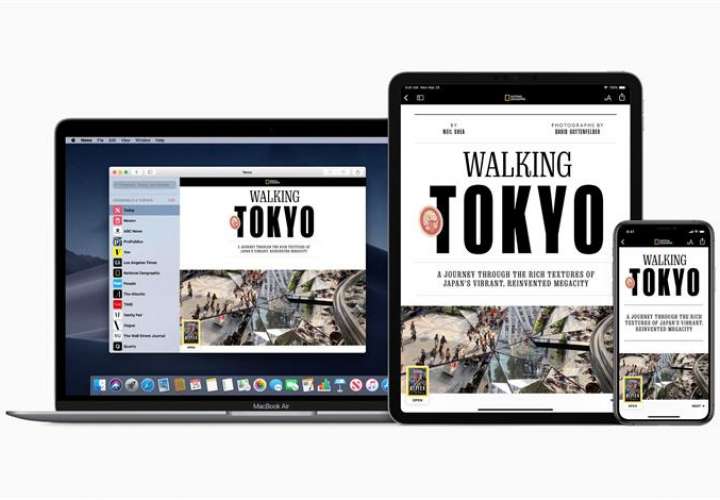 Imagen que muestra las pantallas de varios dispositivos de la compañía de tecnología Apple en las que aparece el nuevo servicio, Apple News+, este lunes en Cupertino, California (Estados Unidos). EFEApple Inc.