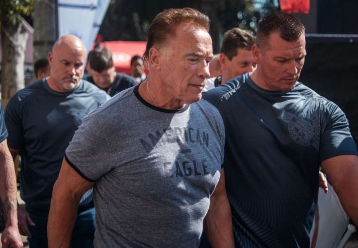Intentan robarle a Arnold Schwarzenegger, su seguridad encañonó al ladrón