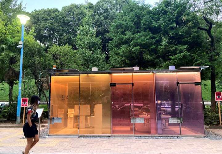 Tokio: Baños públicos transparentes, limpios y con tecnológica sofisticada