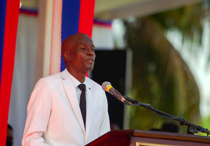 En la imagen aparece el asesinado presidente haitiano Jovenel Moise, en una fotografía de archivo. EFE