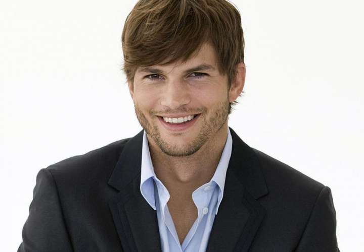 Ashton Kutcher sorprendió a todos, al compartir su número de teléfono en redes