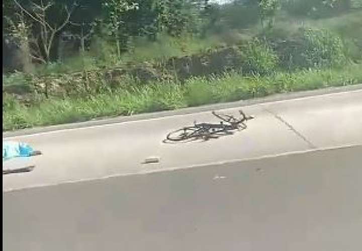 Atropello en Río Hato; ciclista muere en la vía 