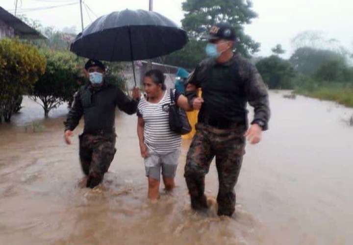 Asistencia y ayuda a más de 600 familias damnificadas por lluvias