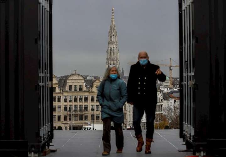 Bélgica empieza a cancelar actos navideños por aumentos de casos