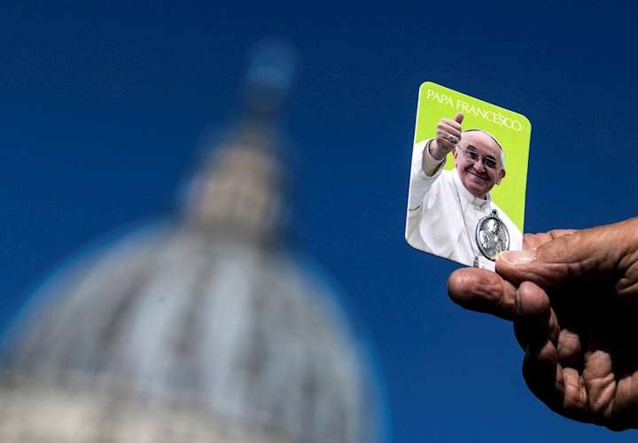  Los análisis del papa son "satisfactorios" y sigue con el tratamiento
