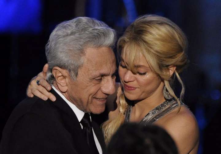 Padre de Shakira recibe alta tras dos semanas en el hospital