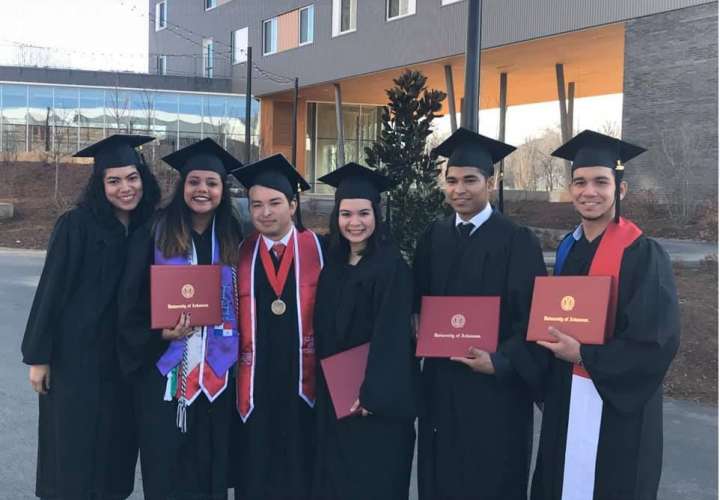 Jóvenes panameños alcanzan sus sueños y se gradúan en Universidad de Arkansas 