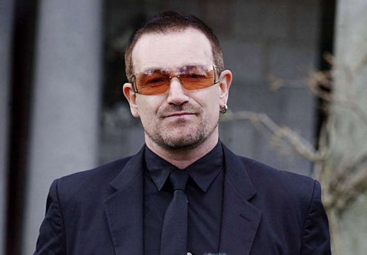 Bono le rinde homenaje a Anthony Bourdain