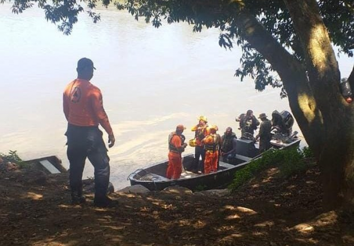 Hallan muerto a pescador en río Sixaola