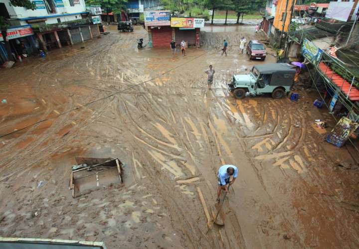  Aumentan a 67 los muertos por las fuertes lluvias en el norte de la India