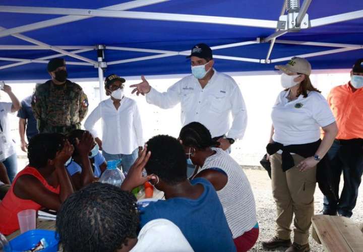 Inician reubicación de migrantes en nuevo campamento de San Vicente en Darién