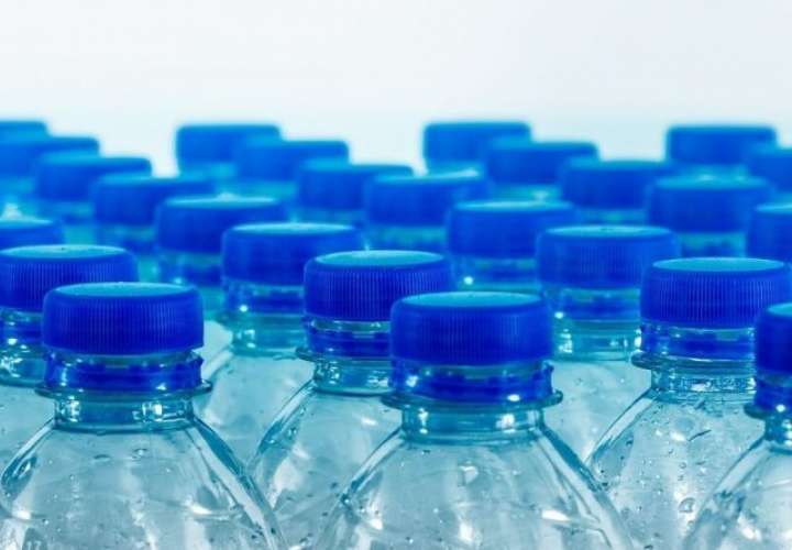 Sustancia usada en envases plásticos puede causar cáncer
