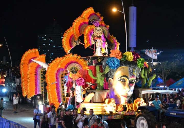 Gobierno aportará un millón 900 mil dólares para el carnaval capitalino 