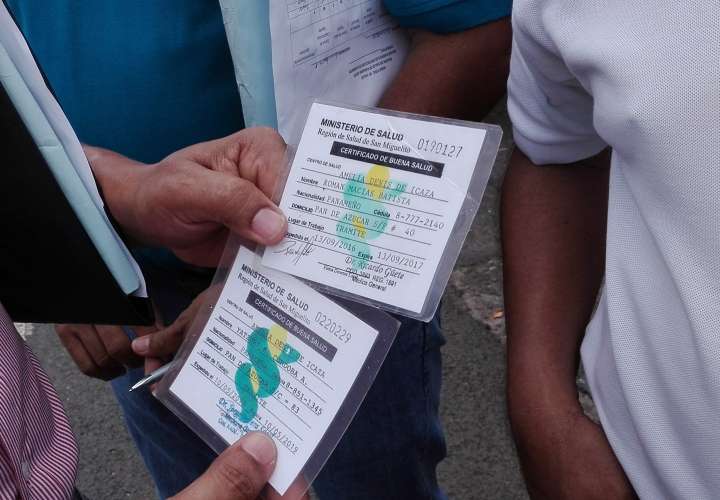 Detectan carnés de salud falsos en Panamá Oeste
