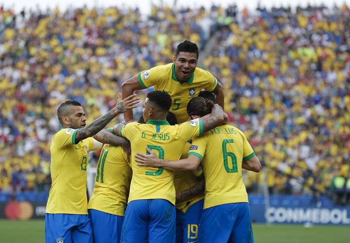 Casemiro anotó uno de los tantos de Brasil. Foto: AP