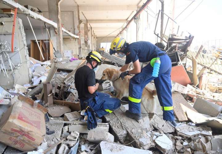  Trabajos de rescate en silencio y más de 150 muertos tras la explosión
