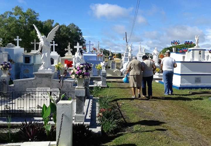 El 2 de noviembre, se permitirá la entrada a los cementerios, pero de forma controlada.