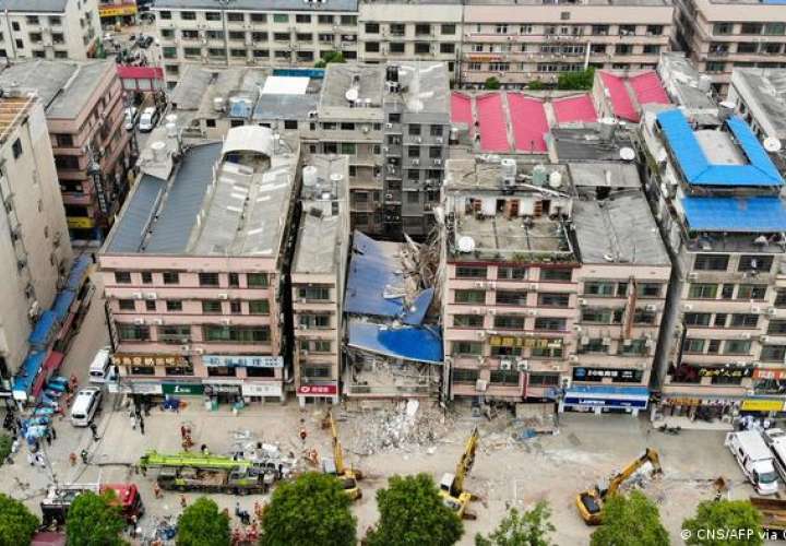 Derrumbe de un edificio en China deja decenas de desaparecidos