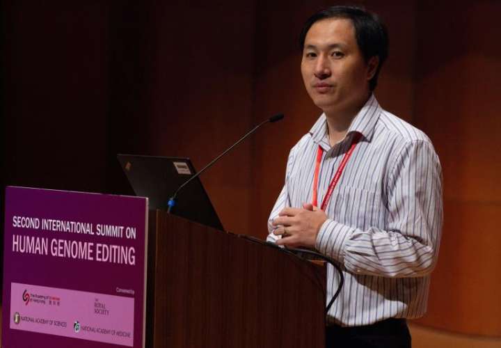 El científico chino He Jiankui presenta su trabajo en la II cumbre internacional sobre Edición del Genoma Humano en la Universidad de Hong Kong (China). EFE/Archivo