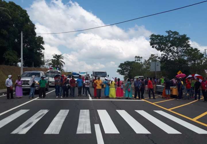 Comunidades comarcales exigen la construcción de la carretera que le prometieron