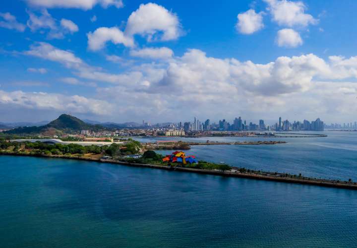 Panamá extiende hasta 2025 incentivos fiscales para impulsar el turismo