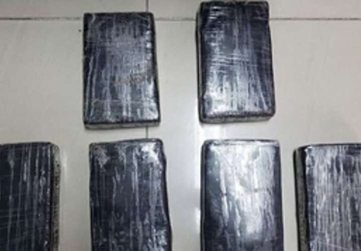 Dos detenidos por posesión de 5 paquetes de cocaína en Tortí  [Video]