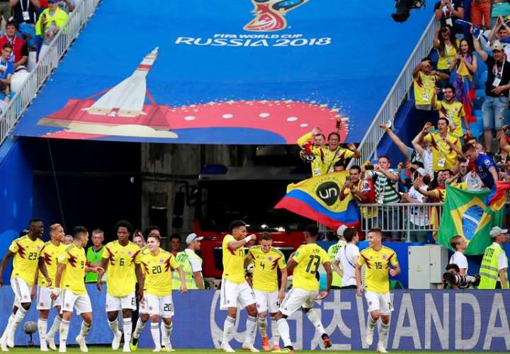 La selección de Colombia clasificó a los octavos de final con récord de dos victorias y una derrota. Foto EFE
