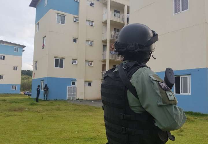 Varios detenidos en operativo antipandillas en Colón