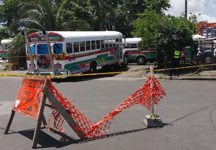   Hombre muere aplastado por las llantas de un bus en Colón 