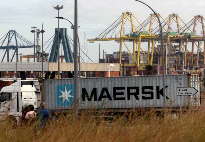 Un contenedor de Maersk, en el Puerto de Valencia, en una fotografía de archivo. EFE