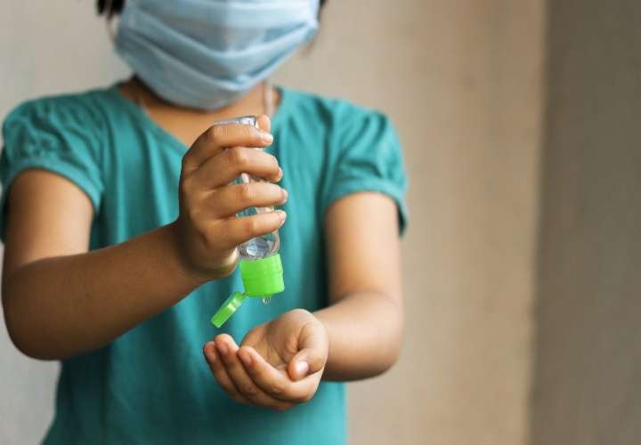 Padres están aliviando el impacto psicológico de sus hijos por la pandemia 