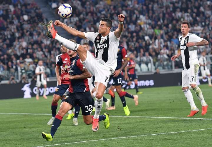 Cristiano Ronaldo está teniendo un buen rendimiento con la Juventus. /AP
