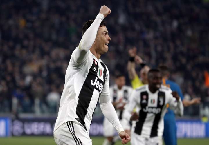 Cristiano Ronaldo  festeja uno de sus goles ante el Atlético de Madrid. Foto: AP
