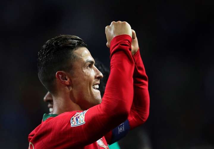 ORTO (PORTUGAL), 05/06/2019.- Cristiano Ronaldo de Portugal celebra después de anotar en el partido de la semifinal de la Liga de Naciones de la UEFA. Foto: EFE
