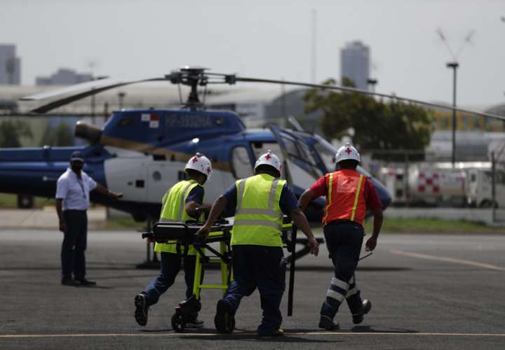 El simulacro incluyó el rescate y traslado aerotransportado de víctimas de accidentes de tráfico. EFE
