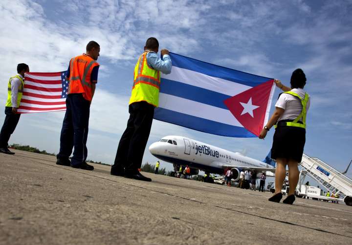 Trump prohibe vuelos de Estados Unidos a Cuba 