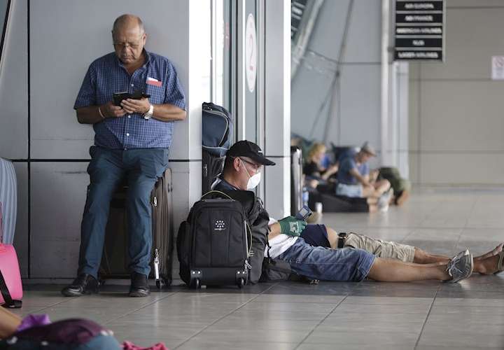 Españoles y otros europeos evacuados desde Panamá en vuelo de Iberia