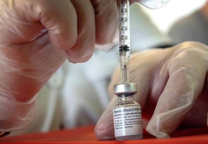  Florida ordena una auditoría luego de que un millar de vacunas se malograron