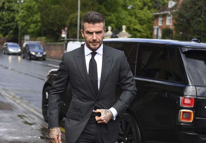 El antiguo capitán de la selección de Inglaterra compareció hoy en persona, vestido con traje y corbata oscuros, ante el tribunal. Foto: AP