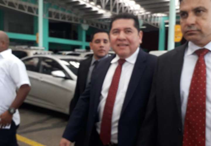 Suspenden audiencia contra exdiputado Rubén De León 