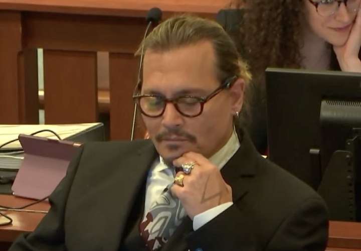 Miembro de Johnny Depp aparece en el juicio con Amber Heard