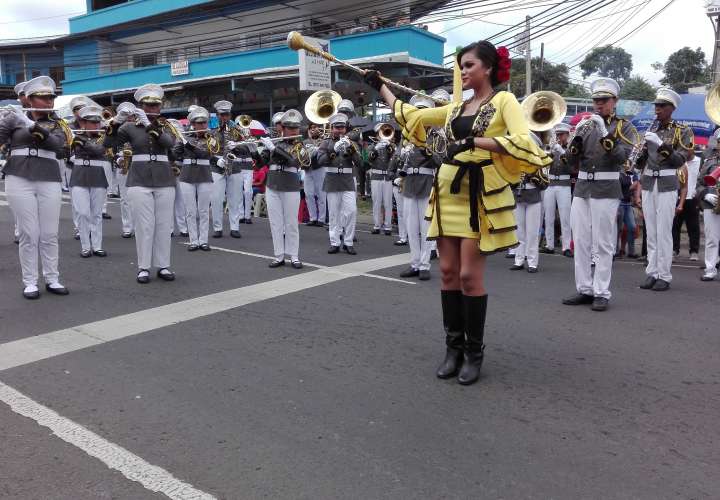 Colorido desfile conmemorativo de este 28 de noviembre en La Chorrera