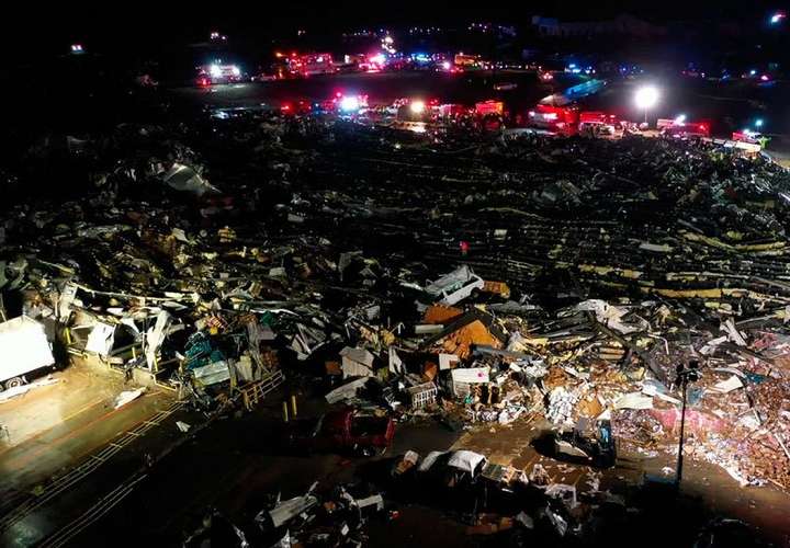  Al menos 50 personas mueren por el impacto de varios tornados en EEUU