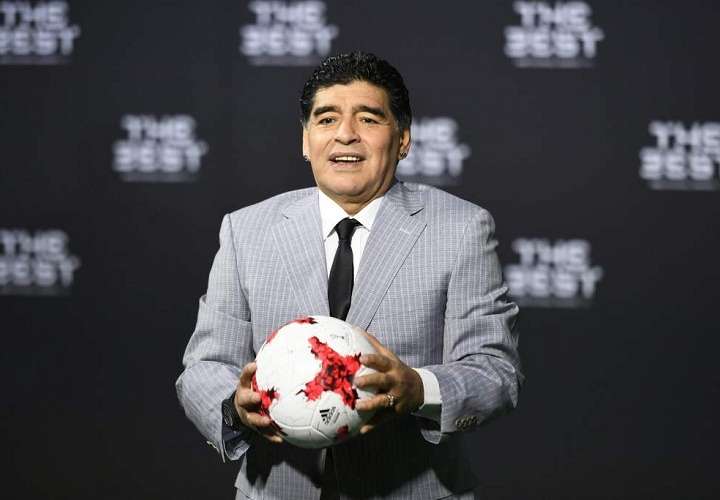 Armando Maradona es técnico de los Dorados de Sinaloa. Foto: EFE