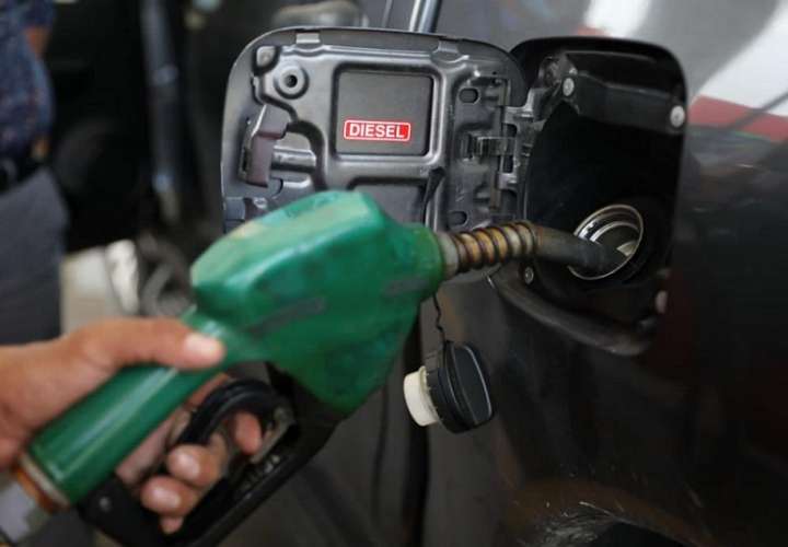 Empezó a regir nuevo precio del combustible en $3.25