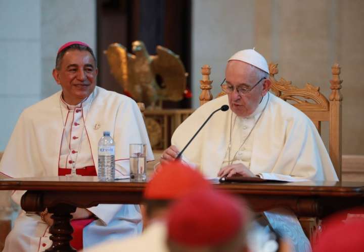El papa llama a la Iglesia a eliminar los recelos sobre la inmigración