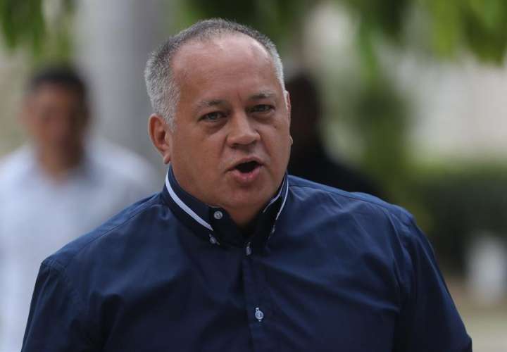 Diosdado Cabello volvió a ser conectado a un respirador artificial