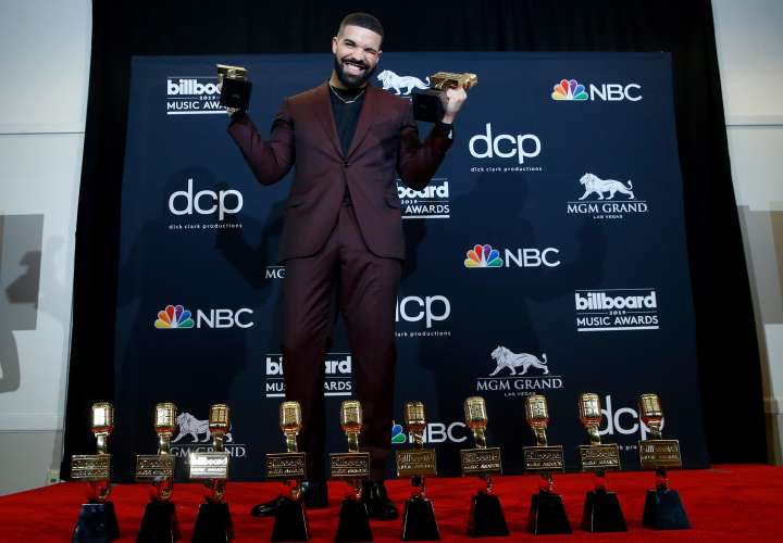 Drake se roba la noche y triunfa con 12 premios Billboard