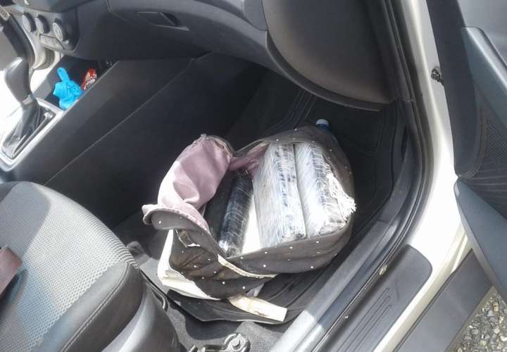 La droga iba dentro de un maletín. Foto: @Senafront